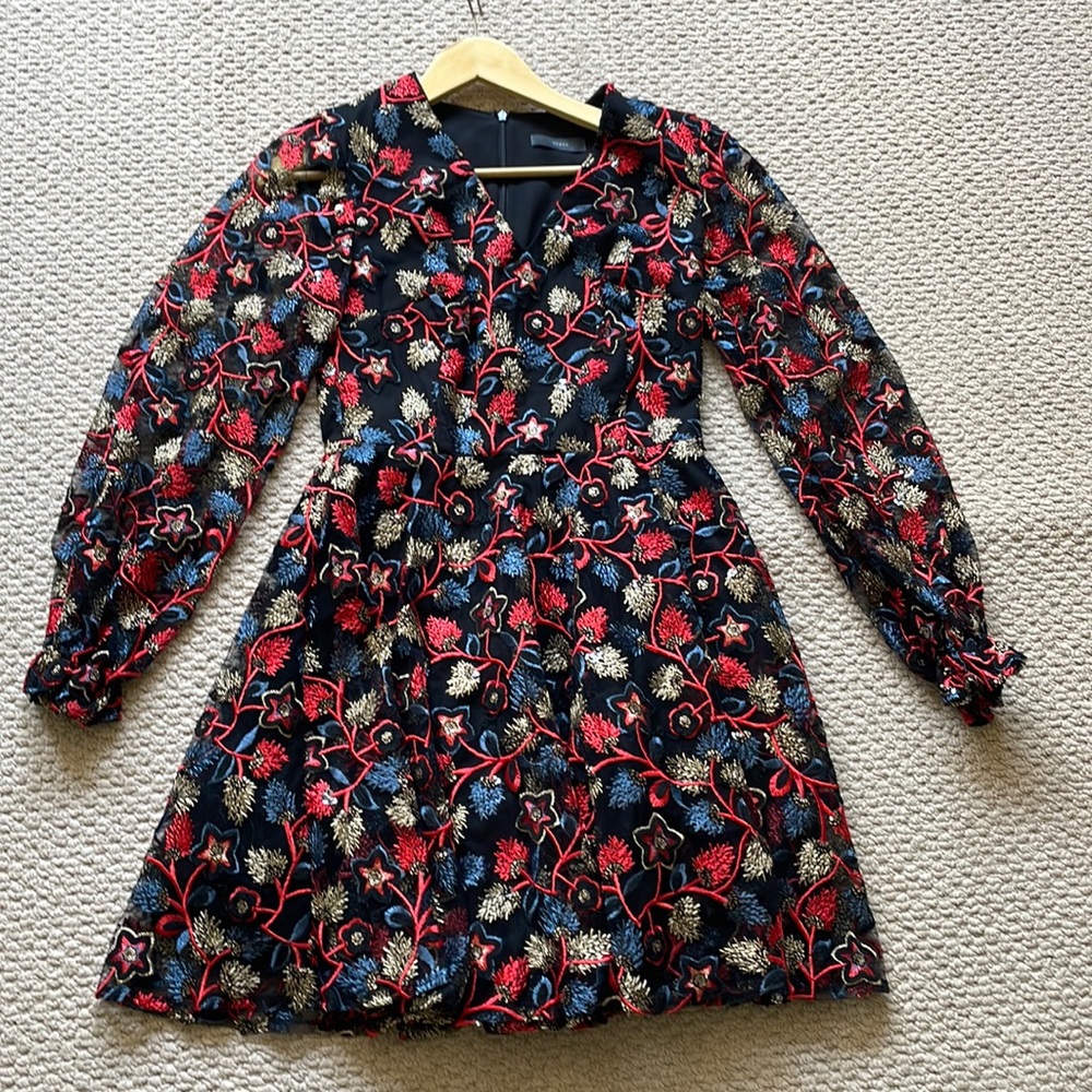 Roman Stunning Long sleeved dress!